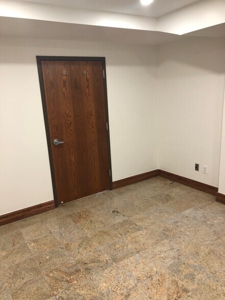 More Photos Of 8716 Avon St, Jamaica Apartments For Lease