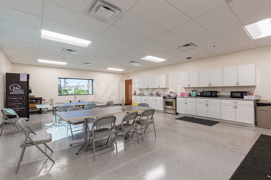 More Photos Of 820 Dunsan Way, Henderson Industrial For Sale