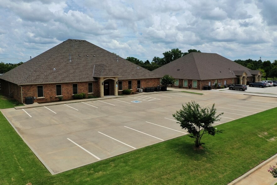 More Photos Of 10921 S Western Ave, Oklahoma City Office For Lease