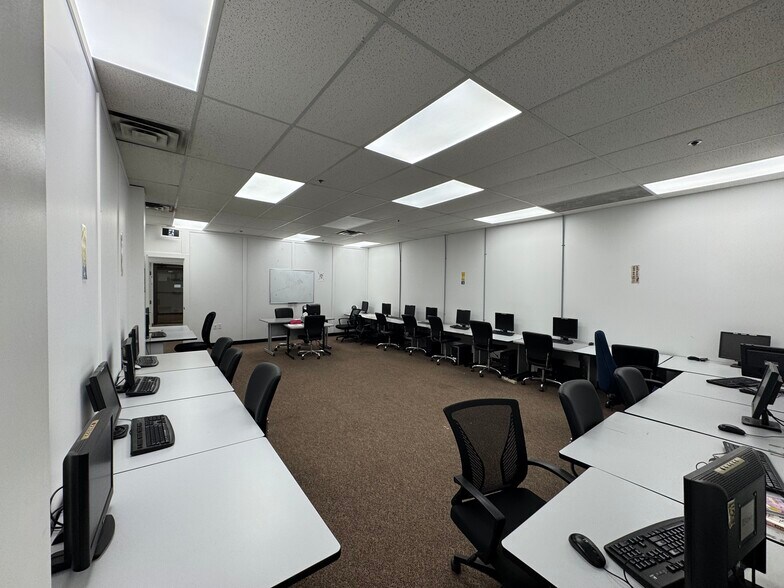 More Photos Of 3030 Lincoln Ave, Coquitlam General Retail For Lease