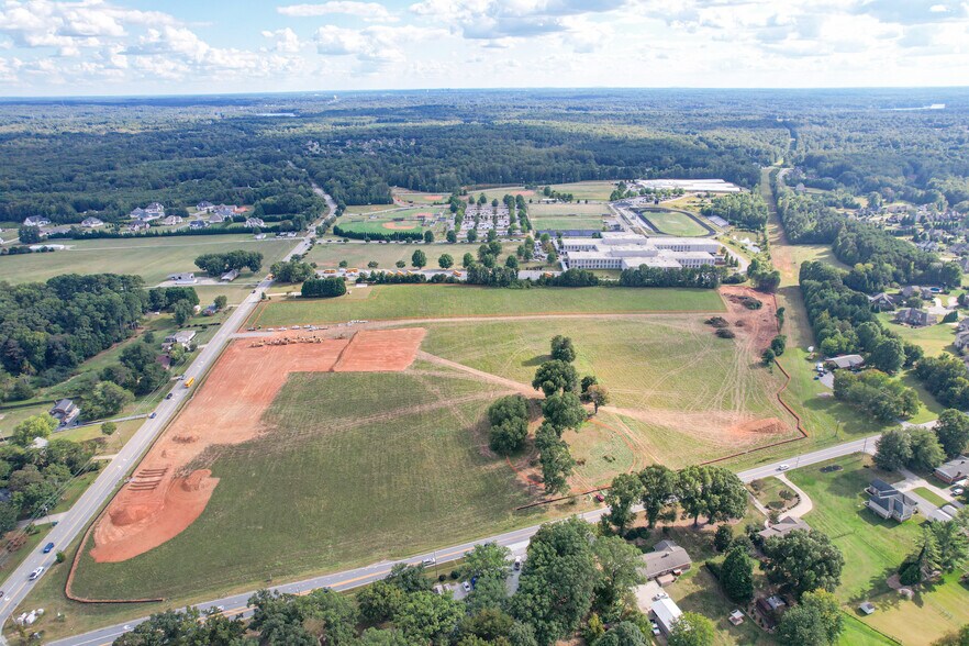 More Photos Of 413 NC Highway 150 W, Greensboro General Retail For Lease