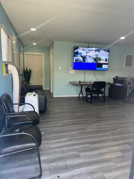 More Photos Of 10986 Vulcan St, South Gate Contractor Storage Yard For Sale
