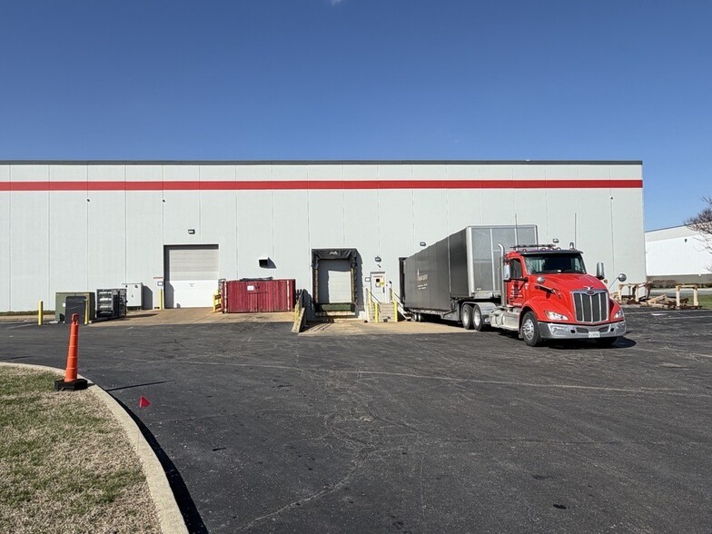 More Photos Of 5905 Decatur Blvd, Indianapolis Warehouse For Sale