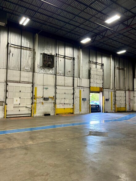 More Photos Of 18 Champeney Ter, Rochester Warehouse For Lease