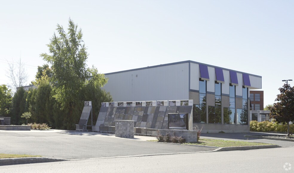 More Photos Of 1100 Rue Hérelle, Longueuil Warehouse For Lease