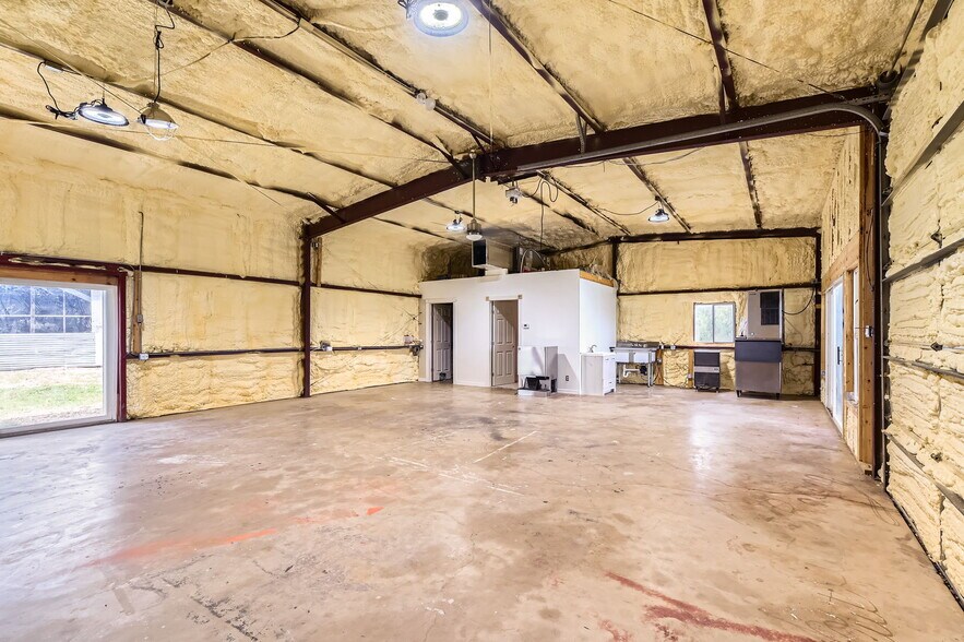 More Photos Of 480 Grandpa rd, Dale Land For Lease