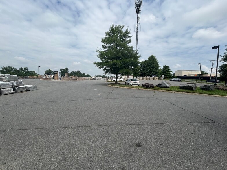 More Photos Of 43085 Builders Ln, Ashburn Land For Lease