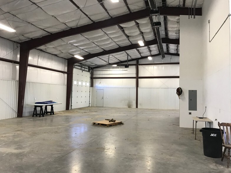 More Photos Of 7007 Cowboy Way, Billings Warehouse For Lease