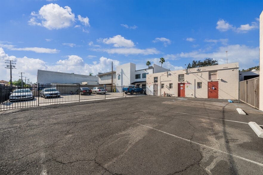 More Photos Of 340-344 E Foothill Blvd, Arcadia Freestanding For Sale