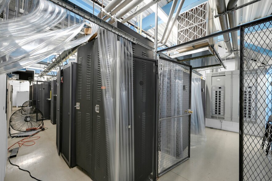 More Photos Of 170-172 Spring St, Newton Office For Sale