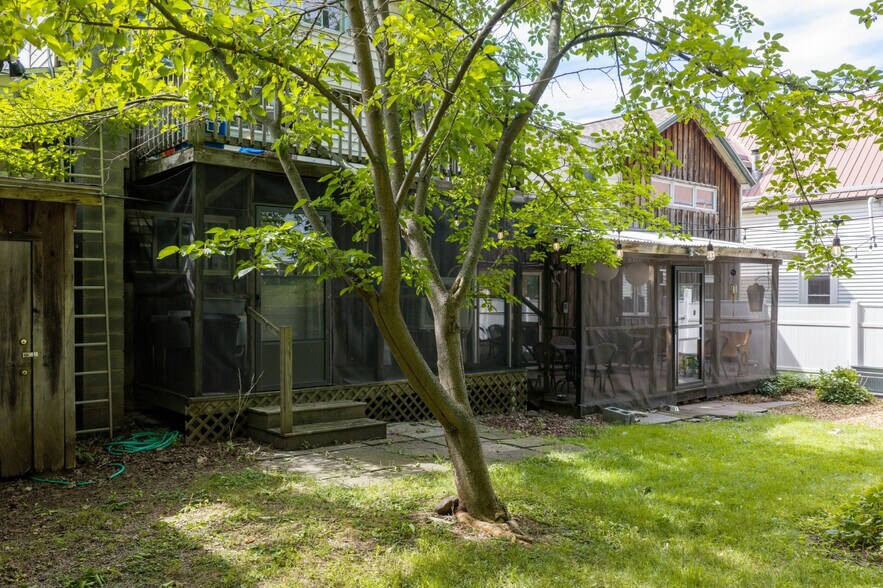 More Photos Of 53470 NY-30 Hwy, Roxbury Flex For Sale