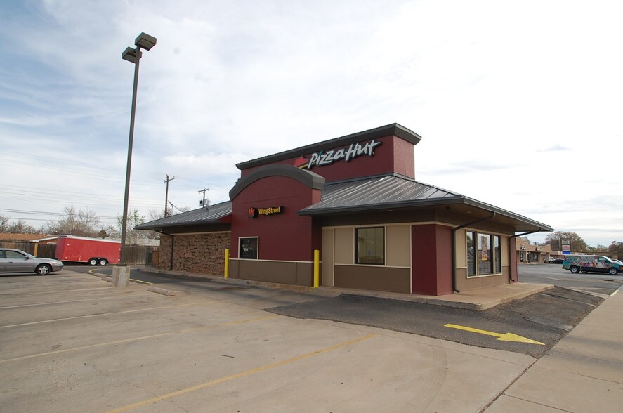 Primary Photo Of 4926 50th St, Lubbock Fast Food For Sale