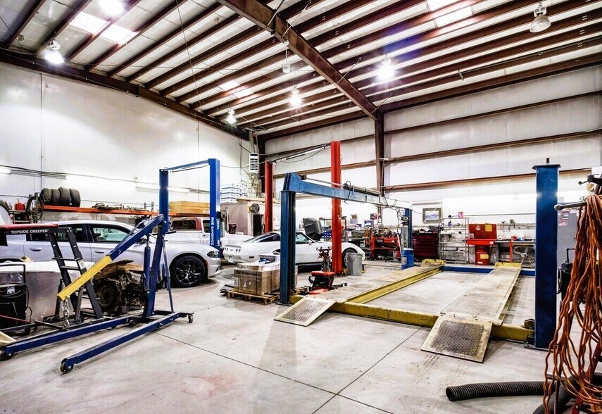 More Photos Of 1417 Industrial Way, Gardnerville Auto Repair For Sale