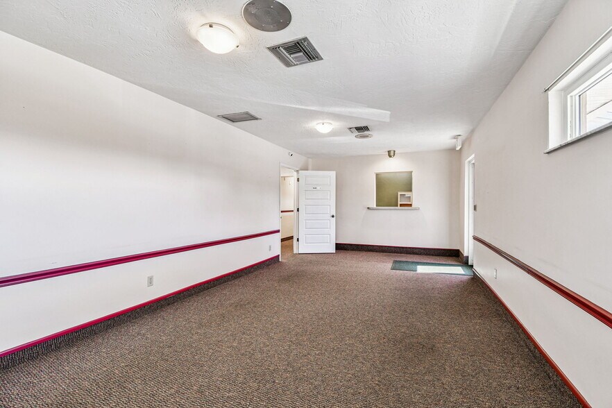 More Photos Of 321 S Lincoln Ave, Clearwater Medical For Sale