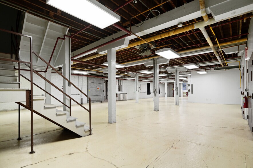 More Photos Of 350 N Center St, Brandon Industrial For Sale