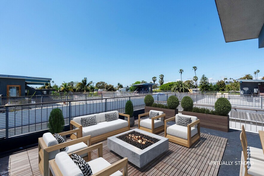 More Photos Of 621 San Juan Ave, Venice Apartments For Sale