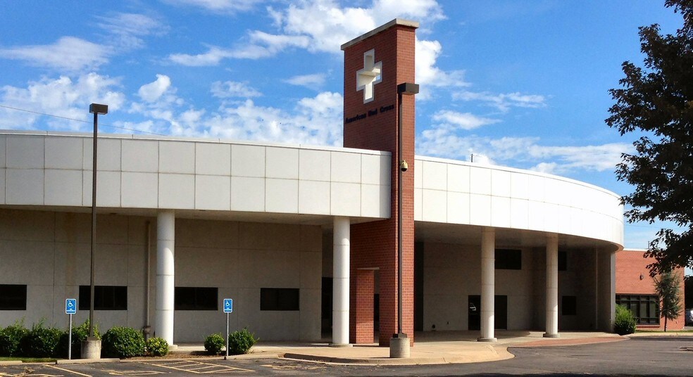 More Photos Of 1900 E Douglas Ave, Wichita Office For Lease