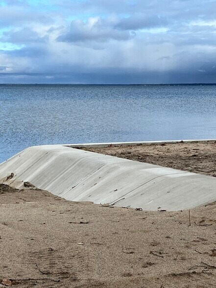More Photos Of 10360 West Shore Dr, Houghton Lake Hospitality For Sale