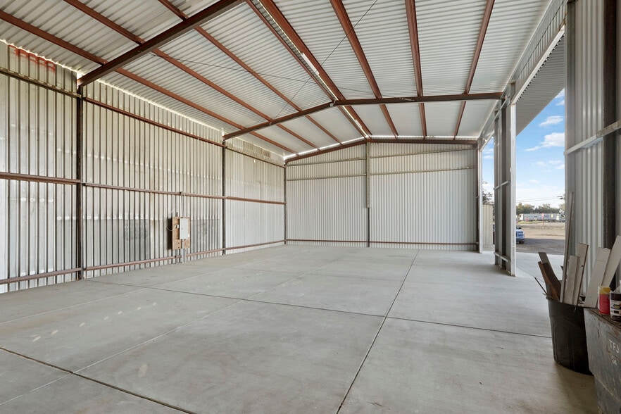 More Photos Of 10150 Mingo Rd, Galt Warehouse For Lease