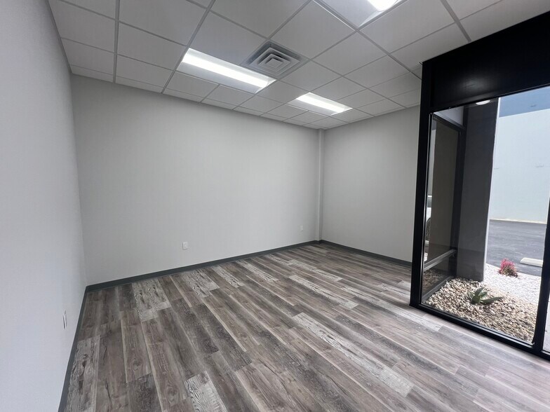 More Photos Of 7901 Canoga Ave, Canoga Park Warehouse For Lease