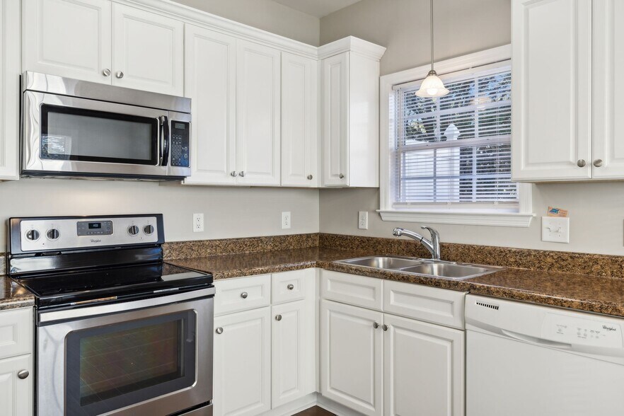 Primary Photo Of 710 Joshua St, Columbia Apartments For Sale