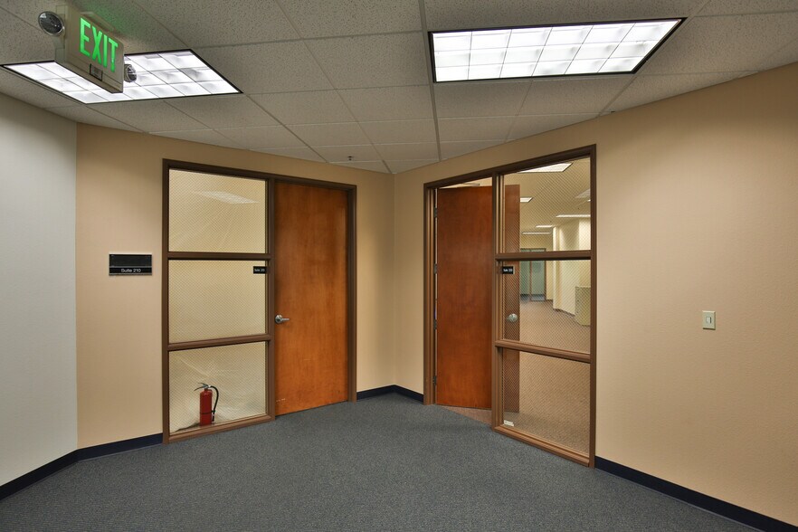 More Photos Of 2440 Gold River Rd, Rancho Cordova Office For Lease