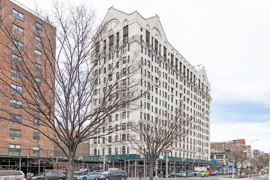 More Photos Of 2090 Seventh Ave, New York Office For Lease