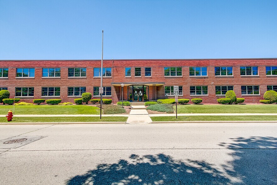 More Photos Of 5055 N Lydell Ave, Glendale Flex For Lease