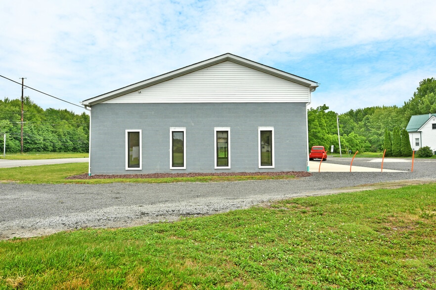 More Photos Of 3019 Parkman Rd NW, Warren Flex For Sale