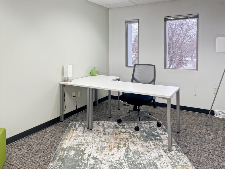 More Photos Of 6063 Hudson Rd, Woodbury Office For Lease