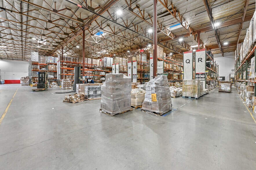More Photos Of 7828 Waterville Rd, San Diego Manufacturing For Sale