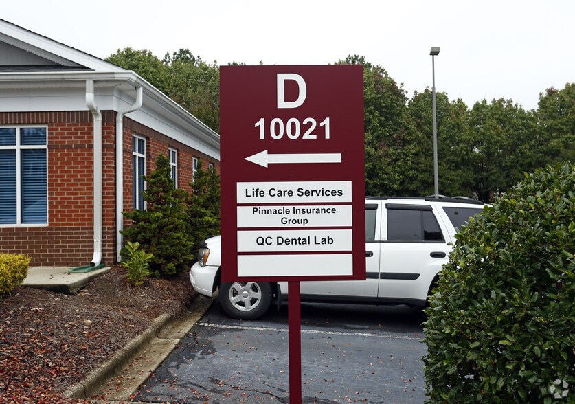 More Photos Of 10021 Park Cedar Dr, Charlotte Medical For Lease