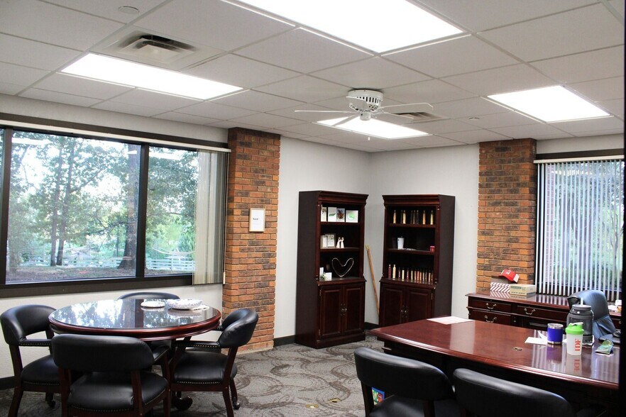 More Photos Of 3801 E Sunshine St, Springfield Office For Sale