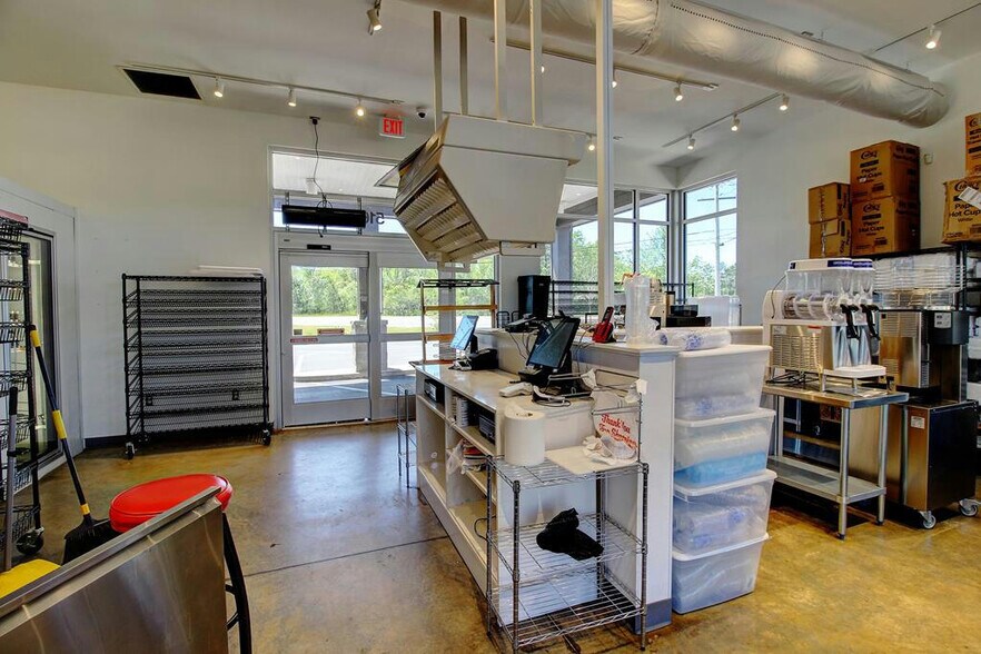 More Photos Of 5167 S Brannon Stand Rd, Dothan Freestanding For Sale