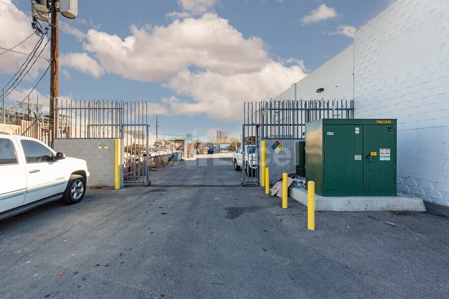 More Photos Of 3020 S Valley View Blvd, Las Vegas Warehouse For Sale