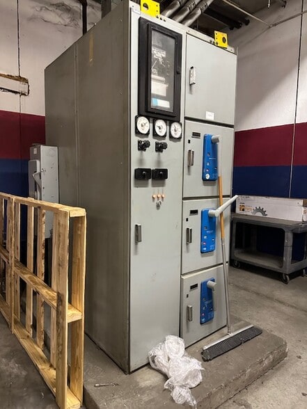 More Photos Of 370 JD Yarnell Industrial Pky, Clinton Distribution For Lease