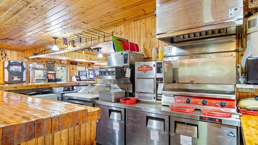 More Photos Of N1107 Roses Resort Rd, Weyerhaeuser Trailer Camper Park For Sale