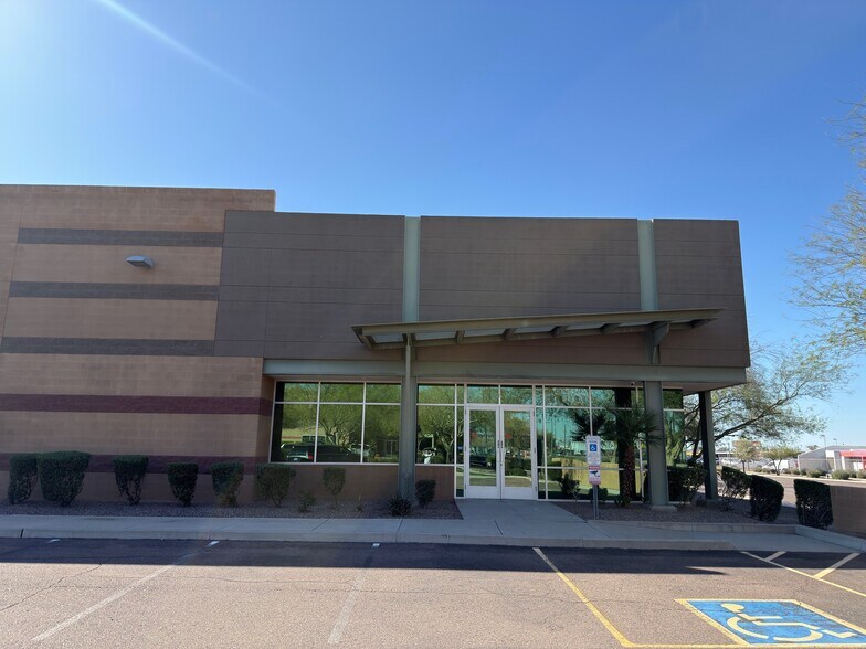 Primary Photo Of 1835 W Crest Ln, Phoenix Warehouse For Lease