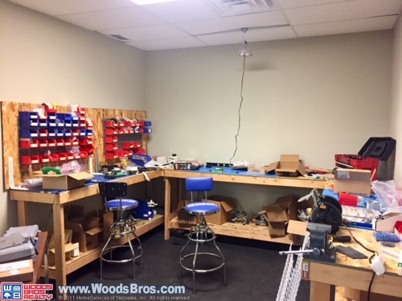 2100 Magnum Cir, Lincoln, NE 68522 Flex For Sale