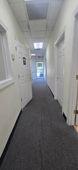 More Photos Of 100 Governors Trace, Fayetteville Office For Lease