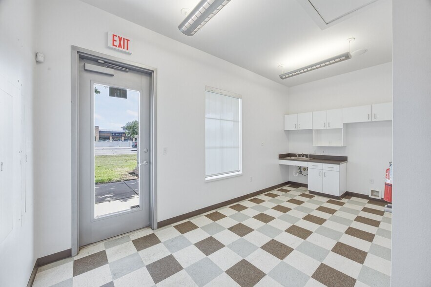 More Photos Of 12171 W Parmer Ln, Cedar Park Medical For Lease