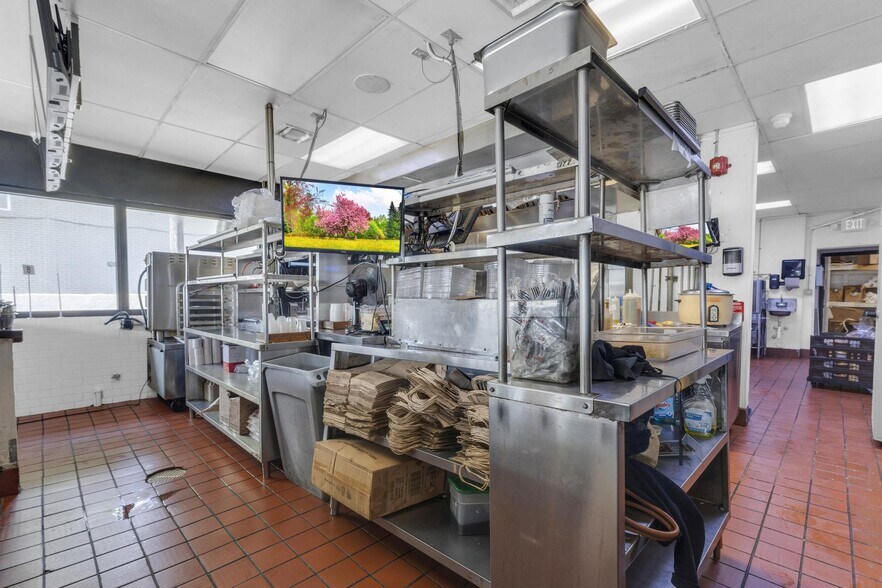 More Photos Of 4950 W 12th Ave, Hialeah Restaurant For Sale