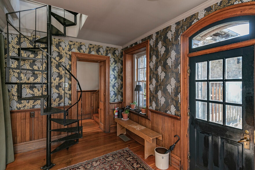 More Photos Of 2 Bridge St, Milford Restaurant For Sale