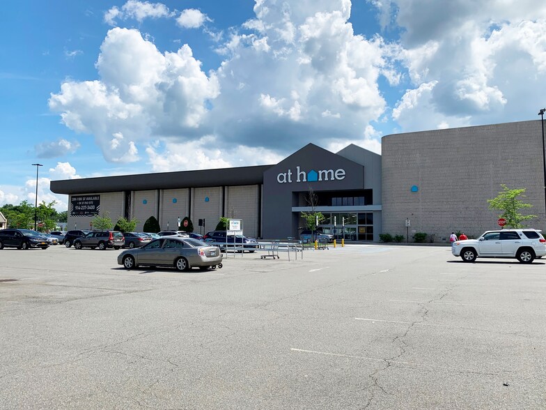 More Photos Of 5101 Fashion Dr, Nanuet General Retail For Sale