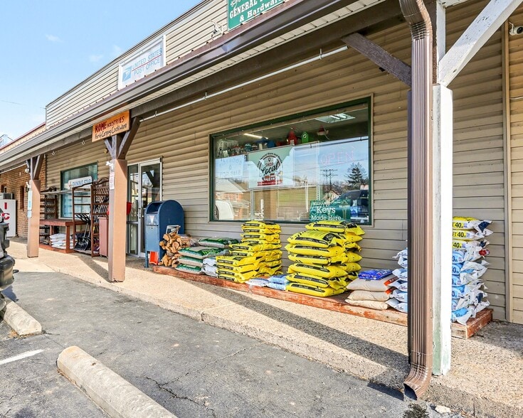 More Photos Of 7489 Carlisle Rd, Rossville Storefront Retail Office For Sale