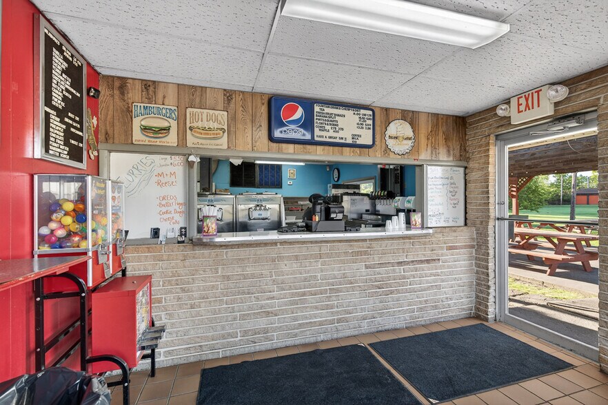 More Photos Of 60200 Southgate Rd, Byesville General Retail For Sale
