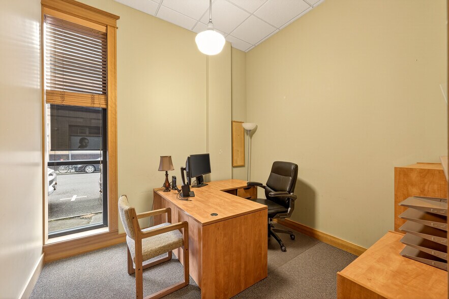 More Photos Of 700 E 1st St, Newberg Storefront Retail Residential For Sale