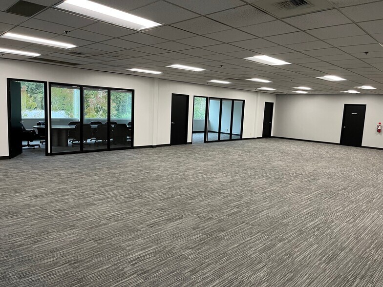 More Photos Of 1100 SW 27th St, Renton Manufacturing For Lease