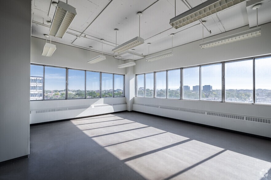 More Photos Of 225 Rue Chabanel O, Montréal Loft Creative Space For Lease