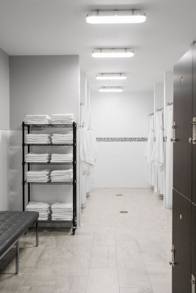 More Photos Of 225 Crescent Cir SW, Marietta Health Club For Sale